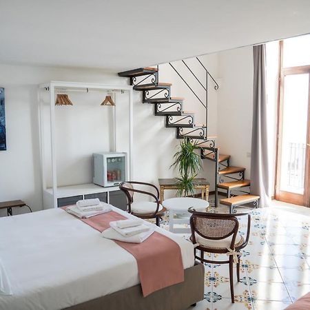נאפולי Le Stanze Di Sissi - Luxury Suites מראה חיצוני תמונה