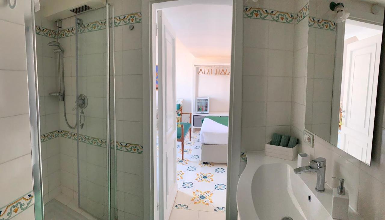נאפולי Le Stanze Di Sissi - Luxury Suites מראה חיצוני תמונה