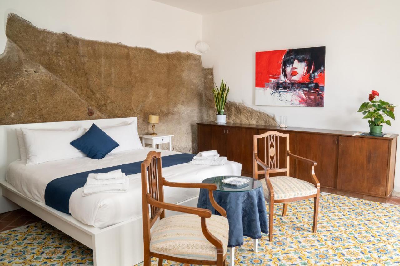 נאפולי Le Stanze Di Sissi - Luxury Suites מראה חיצוני תמונה