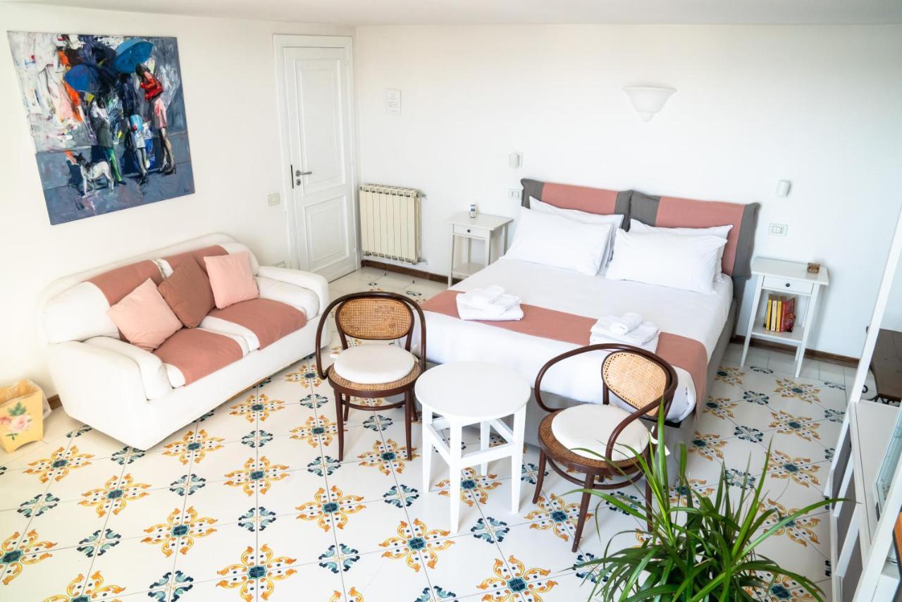 נאפולי Le Stanze Di Sissi - Luxury Suites מראה חיצוני תמונה